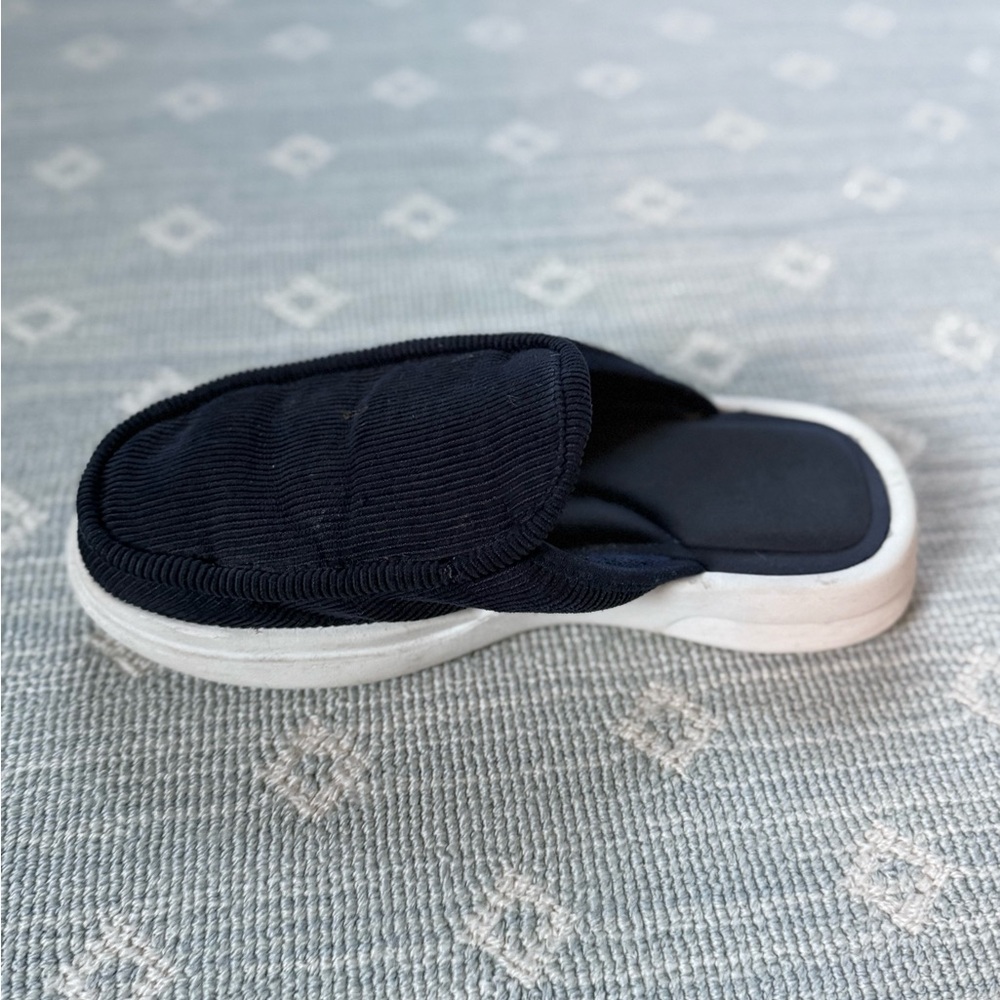 Lusso Cloud Esto navy corduroy slippers / slides